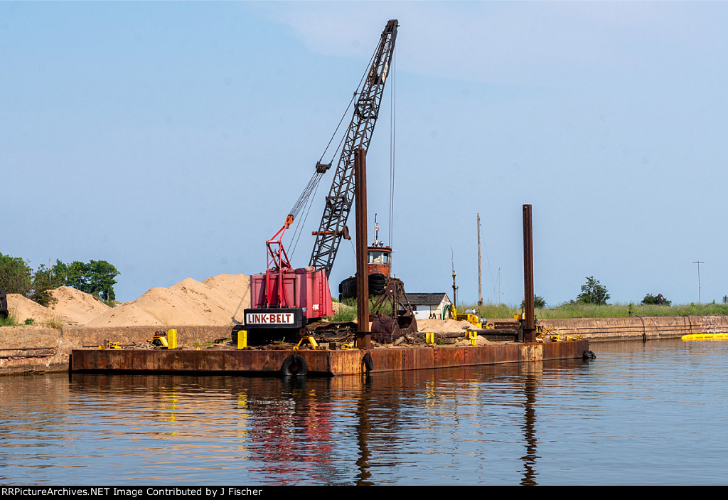 Dredging barge